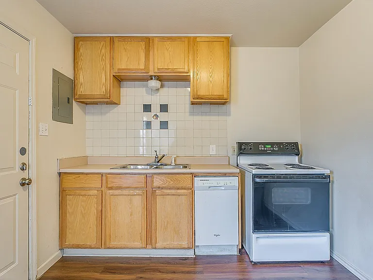 3417 S University Dr #D — Photo 2