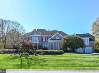 730 Strawfield Ln, Great Falls, VA 22066