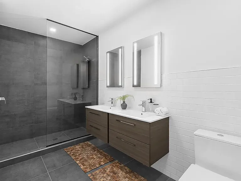 475 Kent Ave #305A — Photo 6