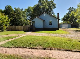 904 W Maple St, Columbus, KS 66725