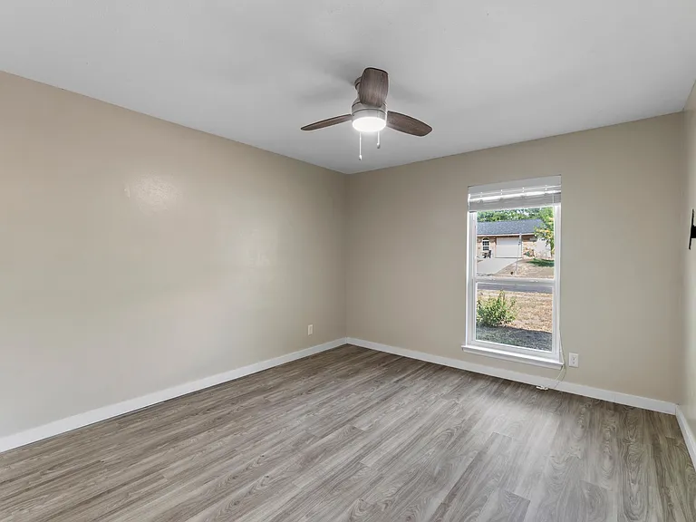10107 Floyd Dr — Photo 22