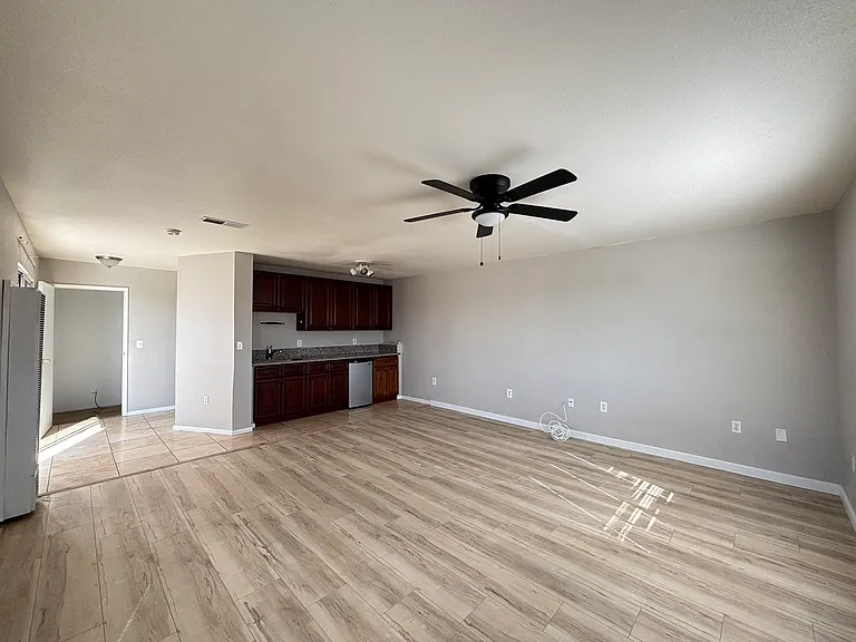 2932 Preece St #B — Photo 5