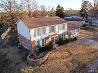 260 Monroe Mill Dr, Ballwin, MO