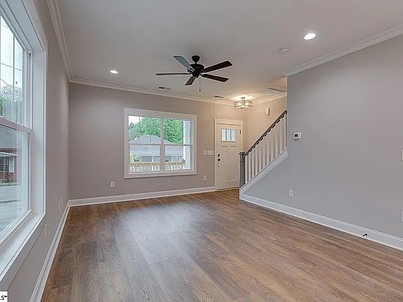 4th image of 11 Trotter St #B
