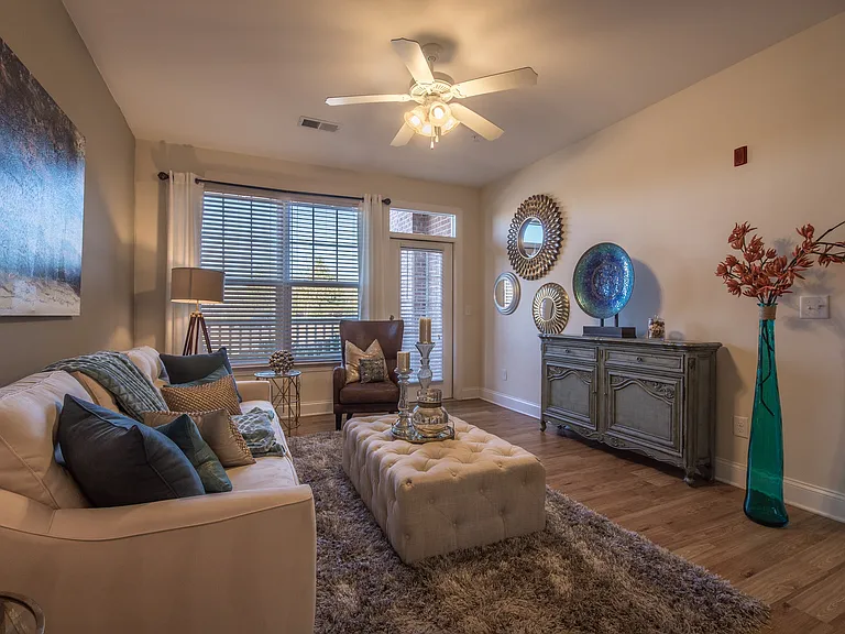 Afton Ridge Apartments — Photo 16