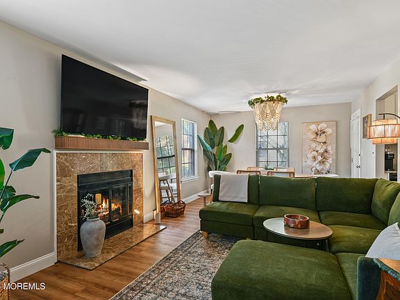 4th image of 1301 Wellington Place