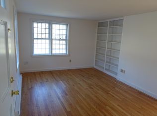 70 Mast Rd, Lee, NH 03861