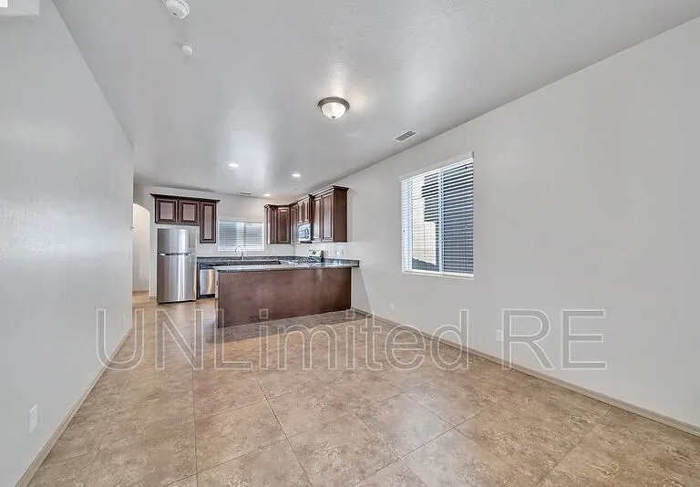 2805 S Flagstone Ln — Photo 5