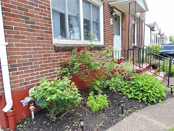 4th image of 27 Newport Ave