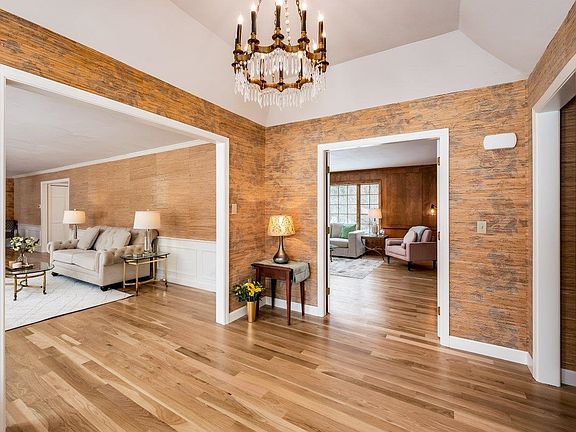 3rd image of 23 Riverview Road