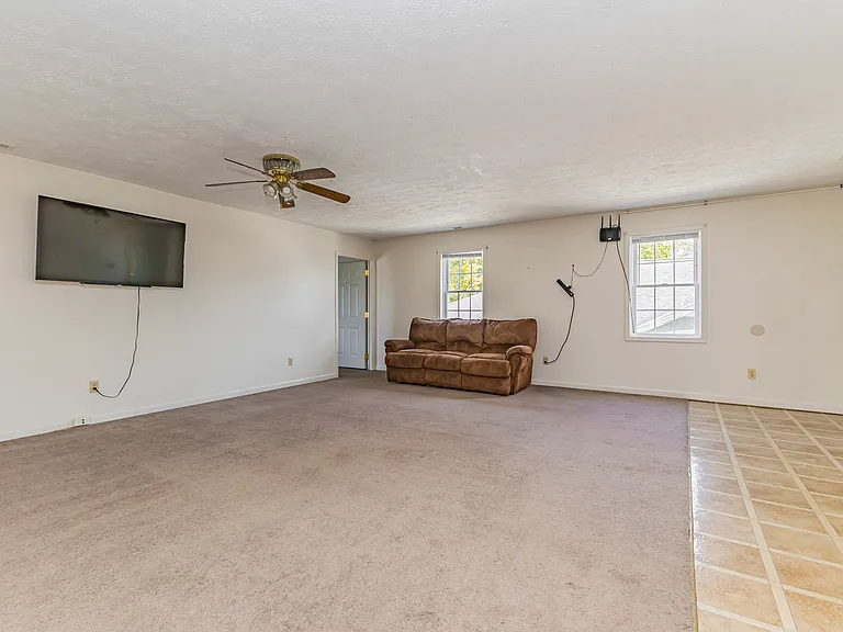 1620 W Jackson St — Photo 10