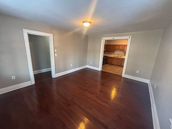 5th image of 1100 W King St #4