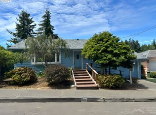 725 N 9th St, Coos Bay, OR 97420