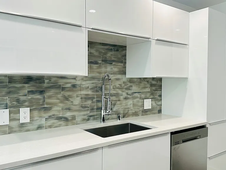 13440 Victory Blvd #9 — Photo 12