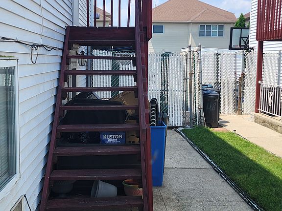 2nd image of 50 Lewiston St #2
