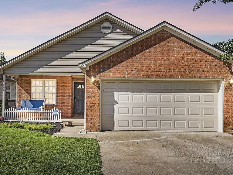 141 Clover Valley Dr — Photo 1