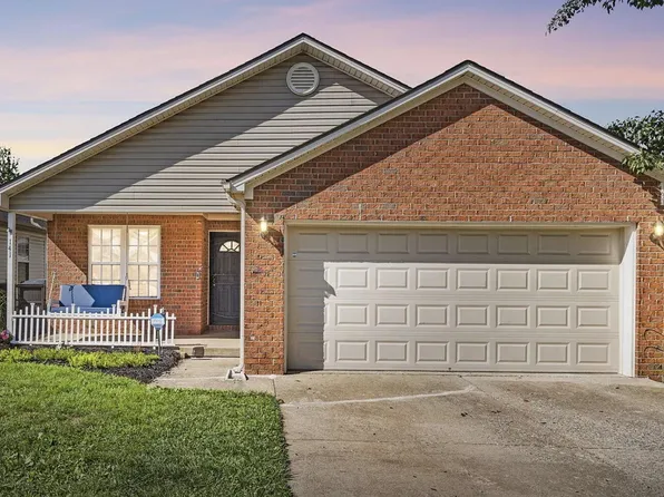 141 Clover Valley Dr, Lexington, KY 40511