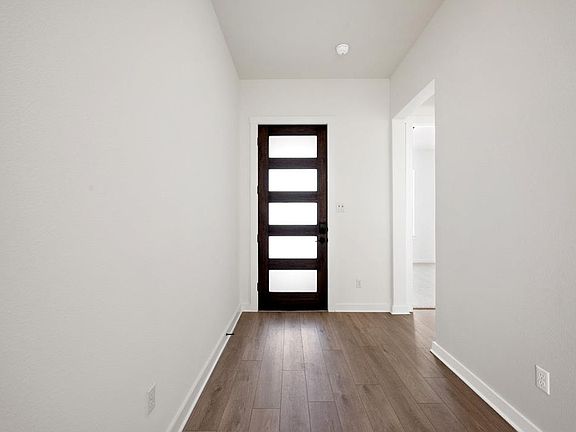 3rd image of 420 Hickory Springs Trl