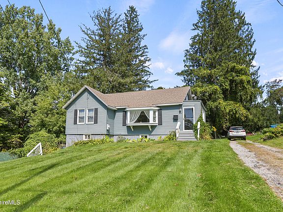 3rd image of 83 Summer St