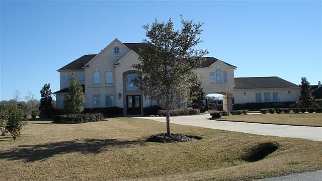 1st image of 331 Royal Lakes Blvd