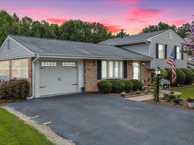 1720 Parker Ln, Vinton, VA, 24179