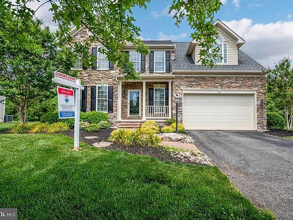 2nd image of 405 Brookfield Dr