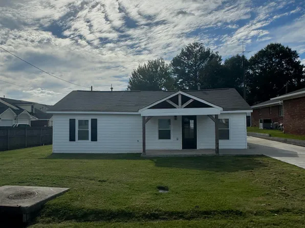 311 Cedar St NW, Hartselle, AL 35640