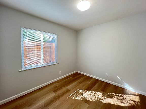 5th image of 830 Adams St #830
