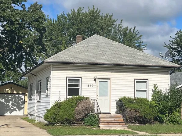 219 1st St NE, Wadena, MN 56482