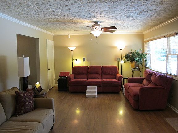3rd image of 9556 Louis Dr