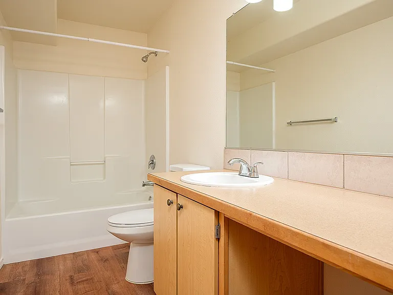 Corporate Woods Apartments — Photo 17