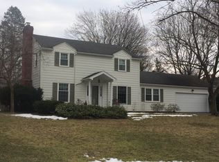 28 Tuxford Rd, Pittsford, NY 14534