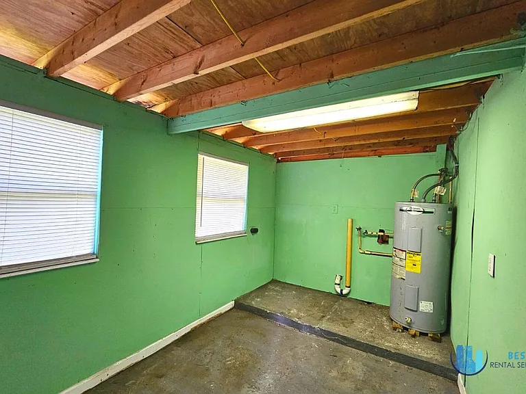 832 N Combee Rd — Photo 10