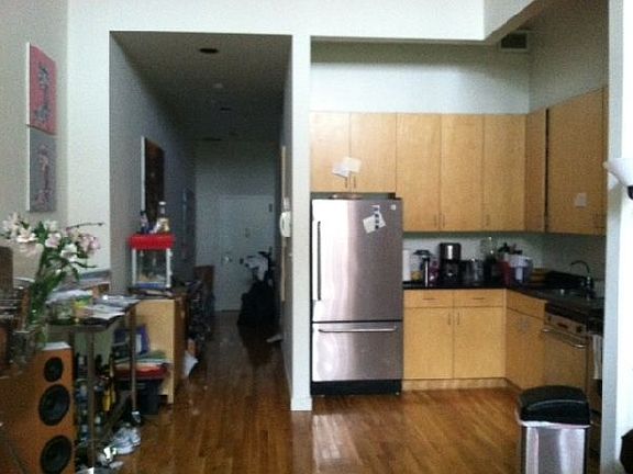 2nd image of 81 Nassau St APT 4f