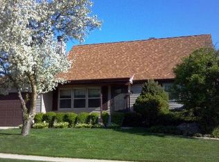 1960 Murcer Ln, Elgin, IL 60123