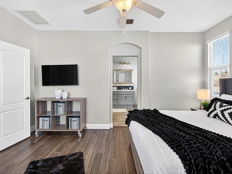 390 Caravaggio Cir — Photo 60