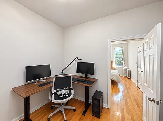 Office, photo 2
