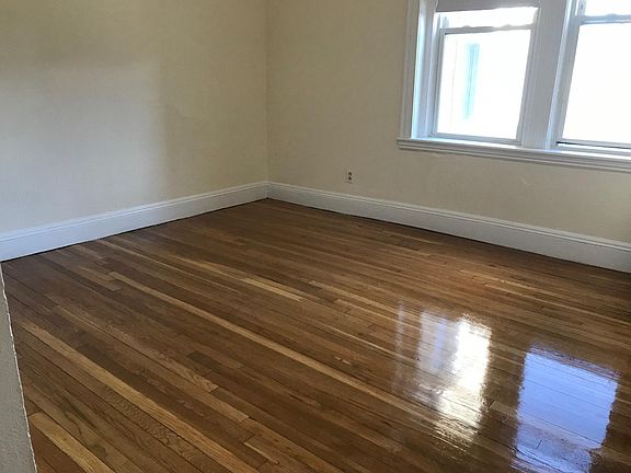 2nd image of 62 Woodstock Ave #16