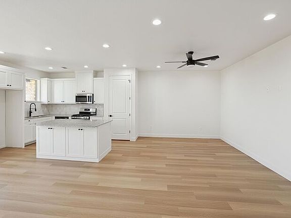 5th image of 19101 Sierra Madre Dr Unit A