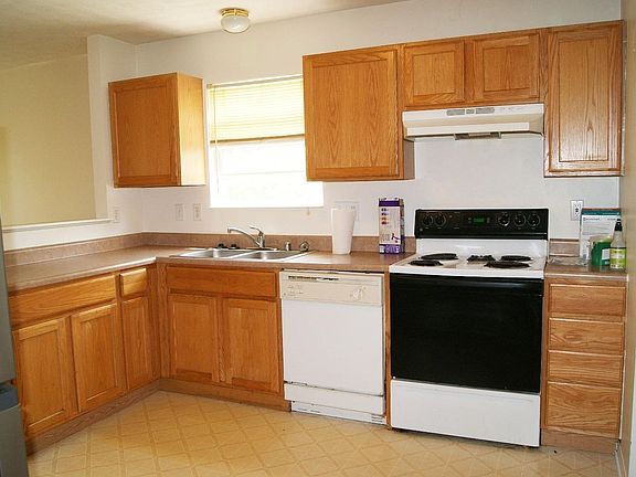 3rd image of 2100 Wood Brook Ct