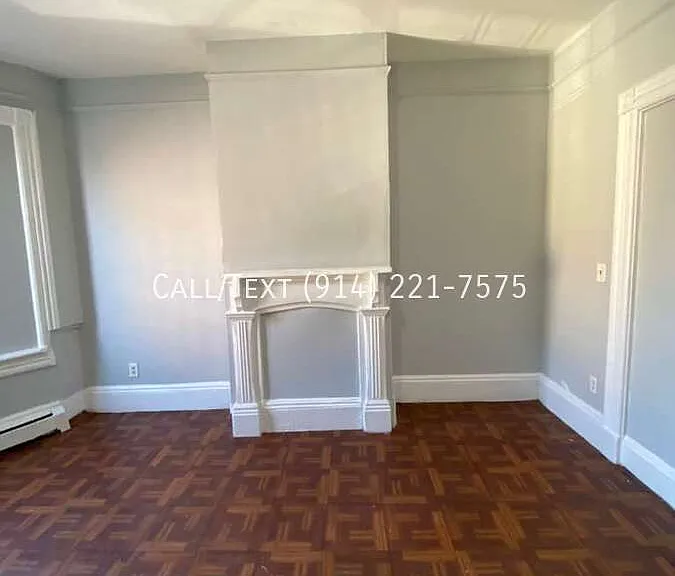 164 Waverly St — Photo 2
