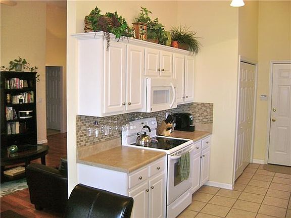 5th image of 1109 Waverunner Ct E