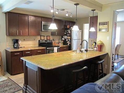 3rd image of 14751 Tanglewood Dr