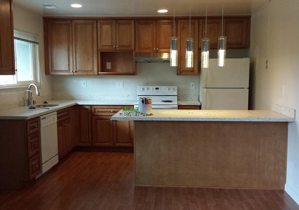 1st image of 1329 Park Dr APT 10