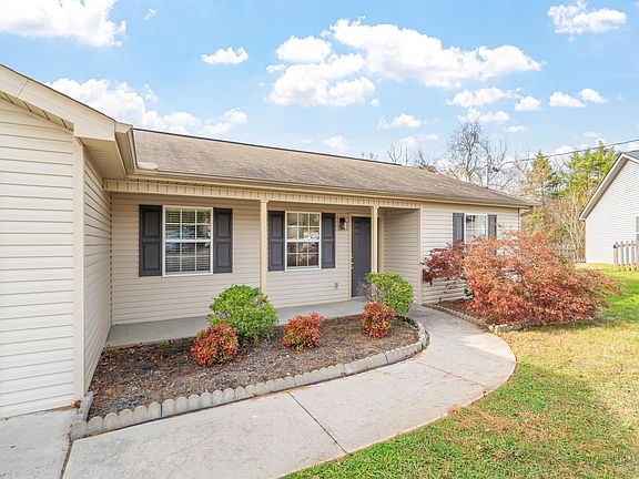 4th image of 5117 Cattail Ln