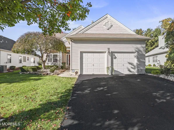 27 Derry Meeting Drive, Manalapan, NJ 07726