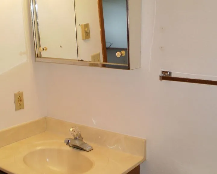 611 W Liberty St #3 — Photo 5