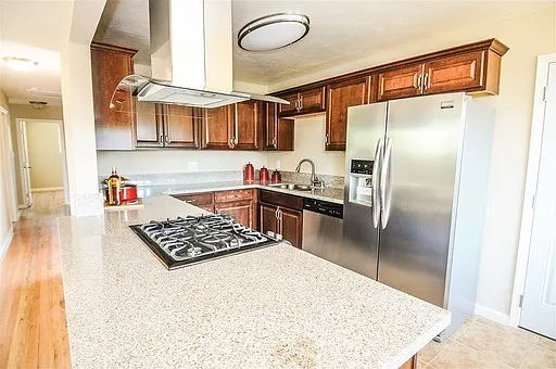 7517 Salizar St — Photo 3