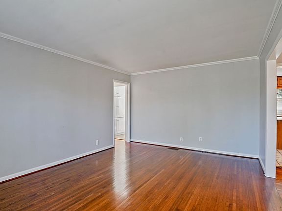 4th image of 1731 Old Columbiana Rd