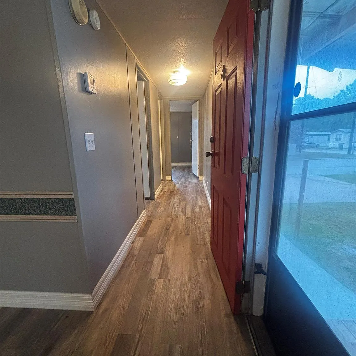 3 bed, 2.0 bath, 1216 sqft, $1,400 — Photo 3